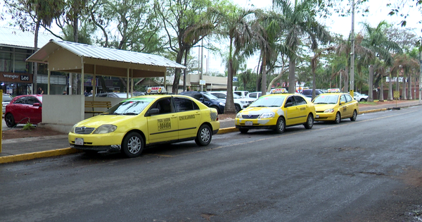 Taxis de Lambaré eliminan el recargo nocturno del 30%
