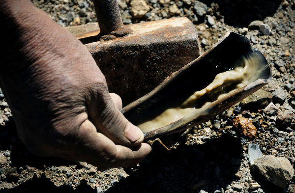 Bancos y la minera Barrick adelantan impuestos de 2021 al Gobierno dominicano - MarketData