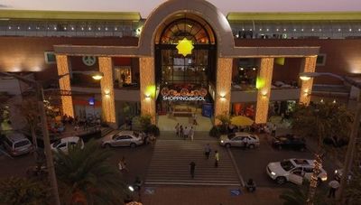 La aparición del Shopping del Sol fue la chispa que desarrolló el nuevo centro de Asunción (y pasaron 25 años)