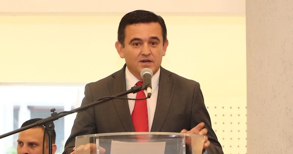 La Nación / Petta responde a las críticas de Lafuente