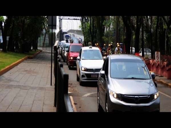 Ingresaron unos 3.500 vehículos en el primer día de apertura del Puente en CDE