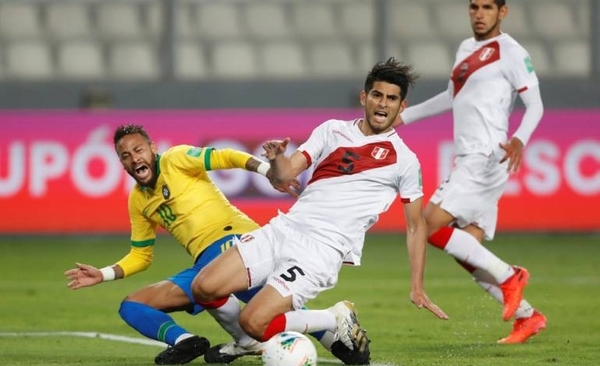 HOY / Neymar "es un payaso", afirma el peruano Carlos Zambrano