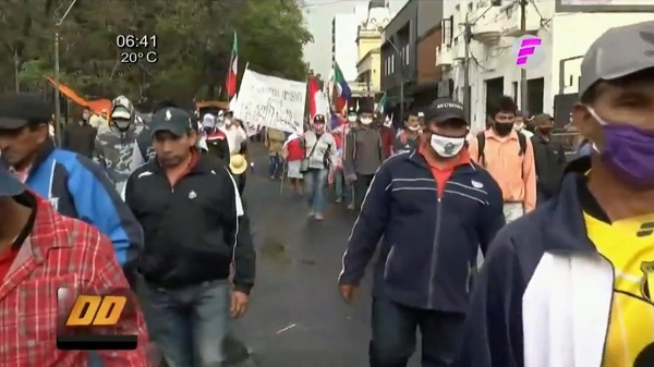 Campesinos obtienen acuerdo con Gobierno tras manifestaciones