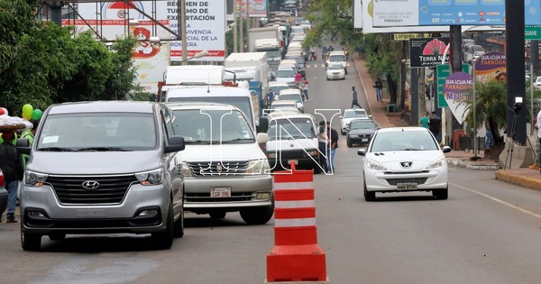 La Nación / Permitirán ingreso de paraguayos por el Puente de la Amistad las 24 horas