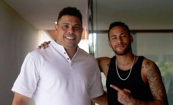 HOY / Ronaldo felicita a Neymar por superarlo en la lista de goleadores de Brasil