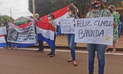 Ruidosa manifestación contra ministra Módica por blanqueos al clan Zacarías