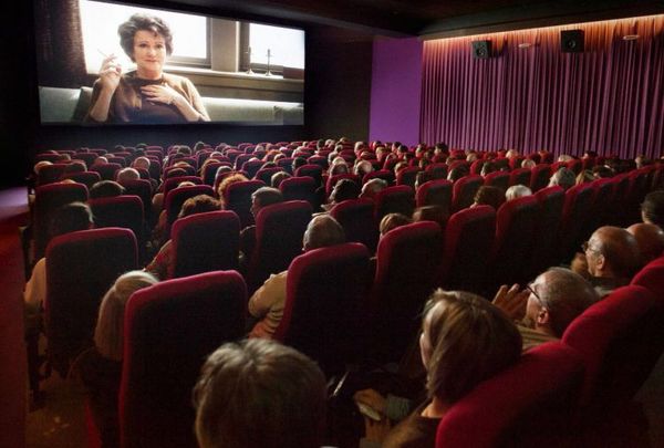 Salas de cine reabrirán el 12 de noviembre con medidas sanitarias