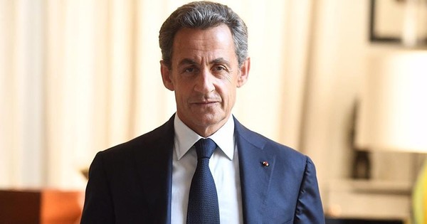 La Nación / Expresidente francés Sarkozy imputado por recibir fondos de dictador libio