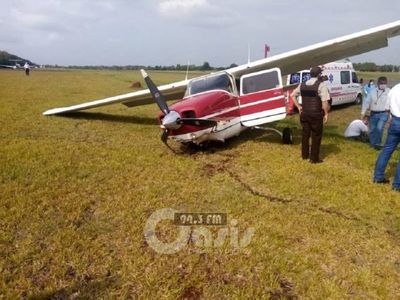 Explota rueda de un avión en el que iba la ministra Cecilia Pérez