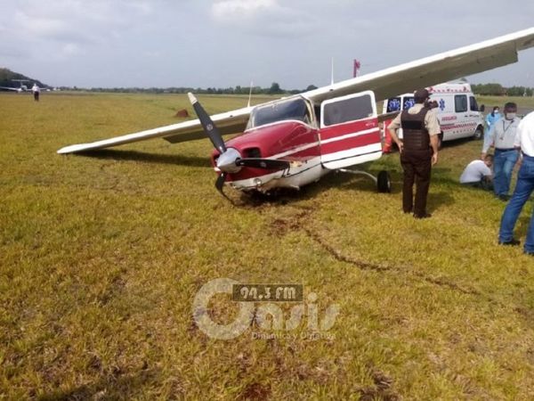 Explota rueda de un avión en el que iba la ministra Cecilia Pérez