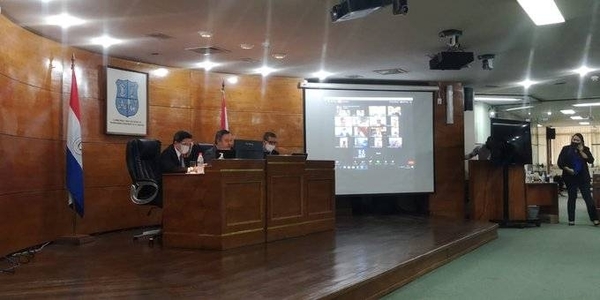 HOY / La Junta Municipal de Asunción otorgó permiso al concejal liberal, Augusto Wagner