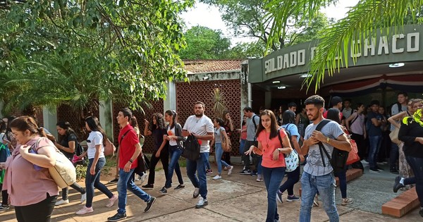 La Nación / Docentes egresarán en el 2022 con competencias comunicativas en tres lenguas