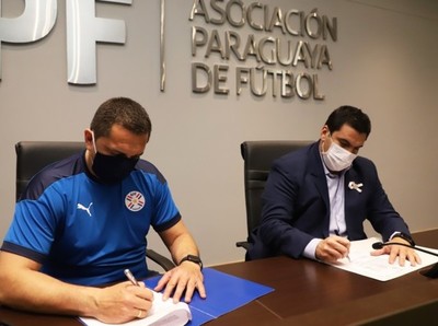 Bobadilla asume la conducción de las Selecciones Juveniles - APF
