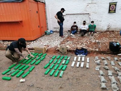 Senad detiene a tres hombres que trasportaban cargamento de marihuana - Nacionales - ABC Color
