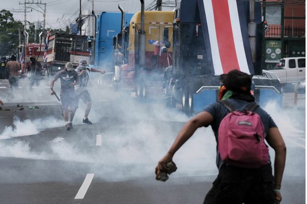 El presidente de Costa Rica critica a empresarios por reunirse con manifestantes - MarketData