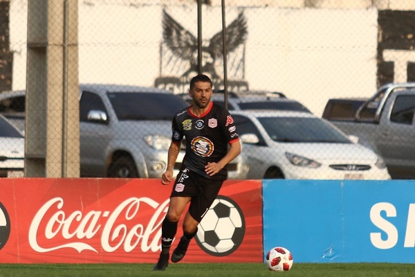 Santiago Salcedo festeja su gol número 150