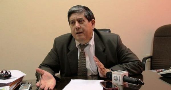 Wagner no está obligado a renunciar para ocupar la banca de Amarilla porque no es funcionario municipal, refieren