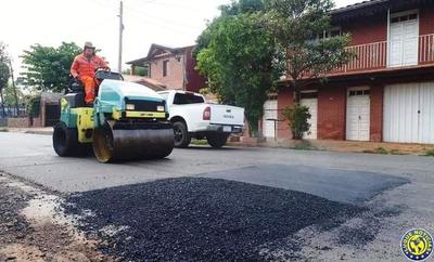Tras críticas, Municipio bachea calles luqueñas •