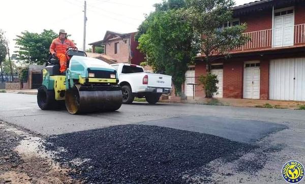 Tras críticas, Municipio bachea calles luqueñas •