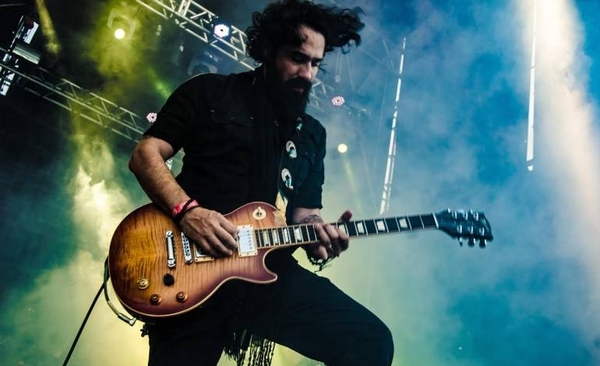 HOY / 'Sebcent': Músico de conocidas bandas de rock se lanza en solitario