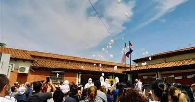 La Nación / Triste despedida a enfermera de Calle’i que falleció de COVID-19