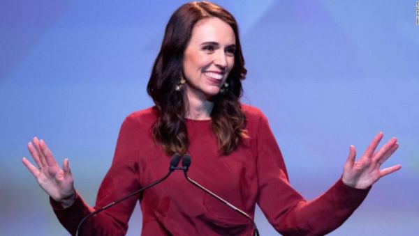La primera ministra de Nueva Zelandia, Jacinda Ardern, gana su segundo mandato con una abrumadora victoria electoral