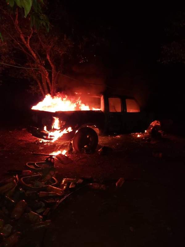 EXTRAÑO INCENDIO DE CAMIONETA EN SAN RAFAEL DEL PNÁ