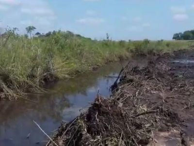 Denuncian canalización ilegal del estero Tapiracuai - Nacionales - ABC Color