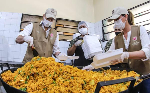 Casi 300.000 platos de comida entregó la Oficina de la Primera Dama en la pandemia - El Trueno