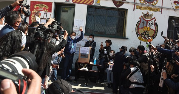 La Nación / Bolivia arrancó jornada electoral tras un año bajo la sombra de Evo Morales