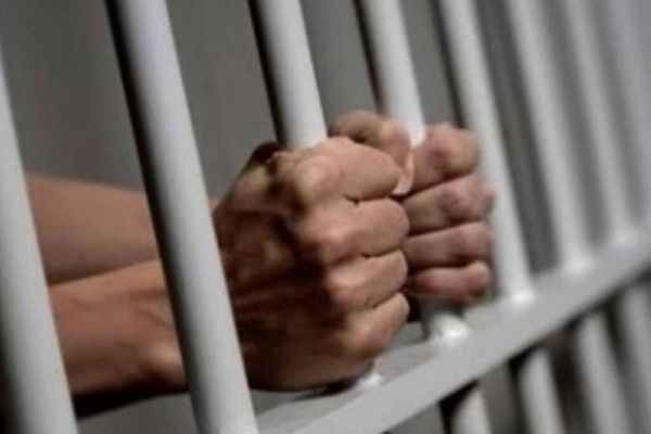 Condenan a 11 años de prisión a padrastro abusador