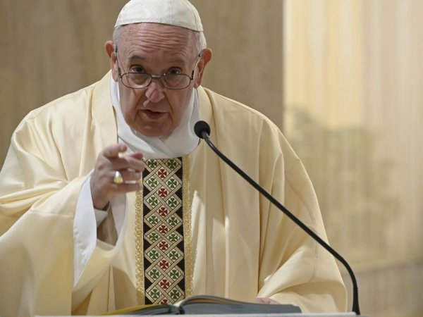 El Papa dice que pagar impuestos es un "deber" ciudadano