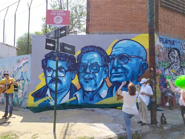 Mural en homenaje a jesuitas Oliva y Miguel Munárriz y al periodista Santiago Leguizamón