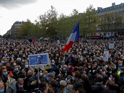“Yo soy profesor”,  el desafío de franceses contra el  terrorismo
