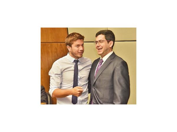 Diputado  tilda de flojo e inepto a Marito