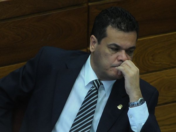 Querellado por Acevedo habla de prensa vs. narcopolítica