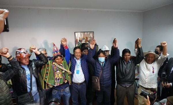 HOY / Elecciones en Bolivia: Jeanine Añez reconoce victoria del socialismo