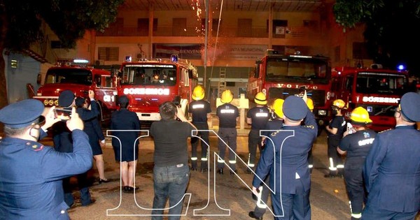 La Nación / Bomberos de Fernando de la Mora celebran 25 años