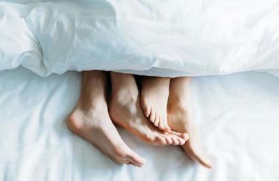 Reino Unido vuelve a prohibir el sexo entre personas de diferentes hogares - C9N