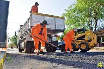 Municipalidad continúa "bacheo intensivo" en Luque •