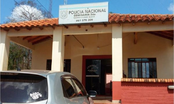 Roban automóvil y dinero