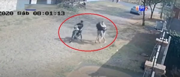 Ataque callejero de motochorros en Luque | Noticias Paraguay