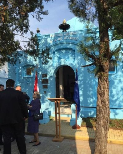 Denuncian profanación del Panteón Liberal en el Cementerio de la Recoleta » Ñanduti