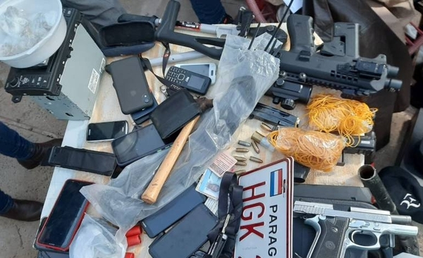 HOY / Ocho detenidos en operativos simultáneos: los sindican de 10 asaltos