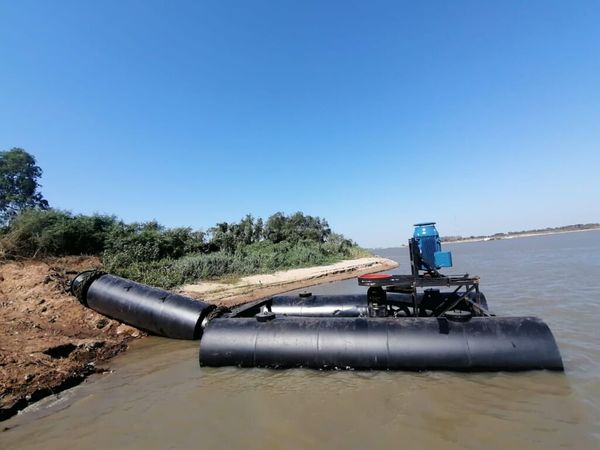 Instalan equipo de contingencia para bombear agua desde el río