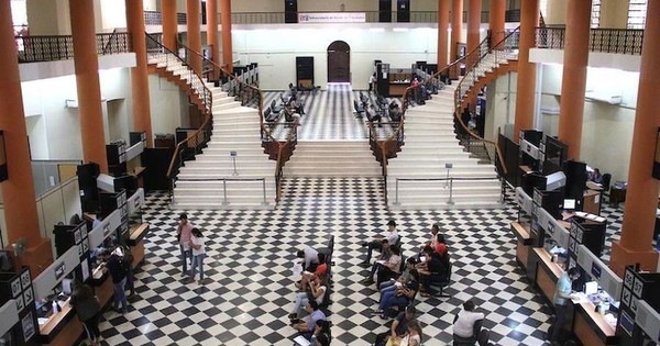 La Nación / Empate técnico con 2019: Tributación recauda G. 820.000 millones en octubre