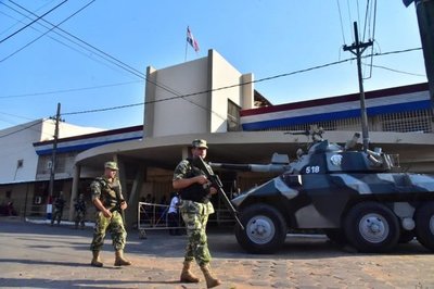Mujer fue detenida cuando intentaba meter explosivos a Tacumbú