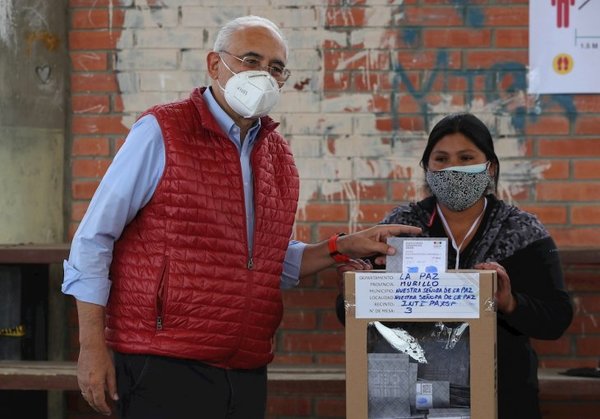 MUNDO | Carlos Mesa reconoce el triunfo de Arce y asume que será oposición en Bolivia