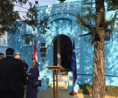Denuncian profanación del Panteón Liberal en cementerio de la Recoleta