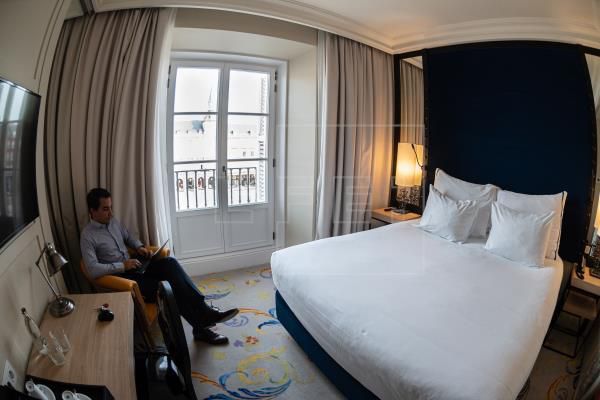 Hoteles se ofrecen como lugar de trabajo para poder permanecer abiertos - Mundo - ABC Color
